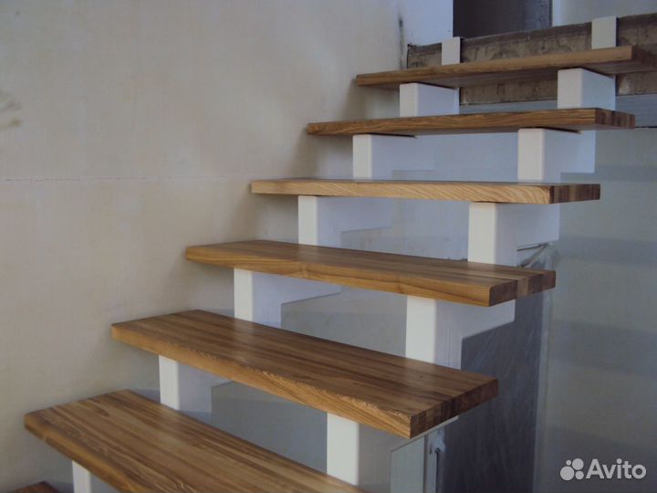 Лестница для коттеджа, дома, дачи (металлокаркас)