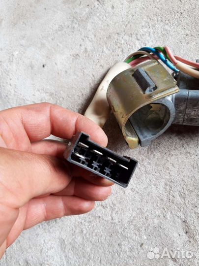 Замок зажигание на Волгу 3110
