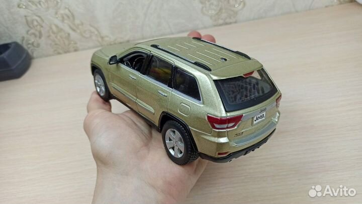 Jeep Grand Cherokee (wk2)'2010 Maisto