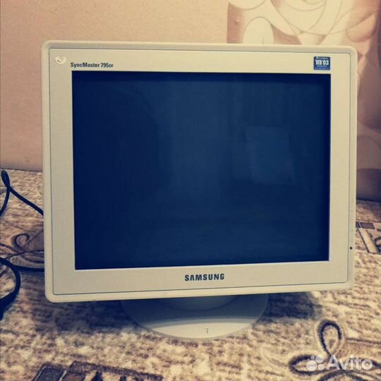 Монитор Samsung 85Гц