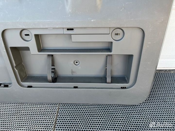 Обшивка двери багажника Toyota Land Cruiser Prado