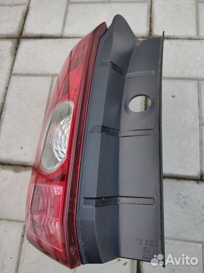 Задний левый фонарь Рено дастер