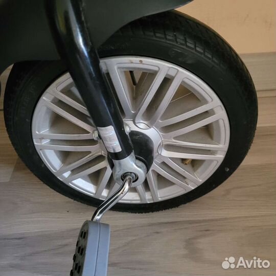 Велосипед-коляска Bentley