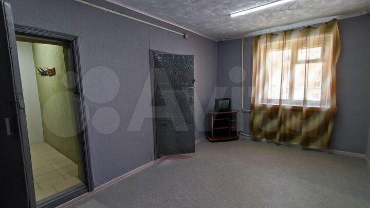 Комната 100 м² в 4-к., 2/5 эт.