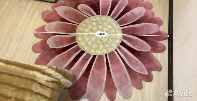 Коврик,в подарок маленький цветочек