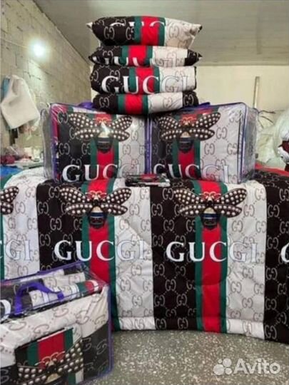 Комплект постельного белья с одеялом и подушками