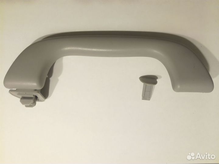 Ручка салонная пластмассовая передняя правая Mazda