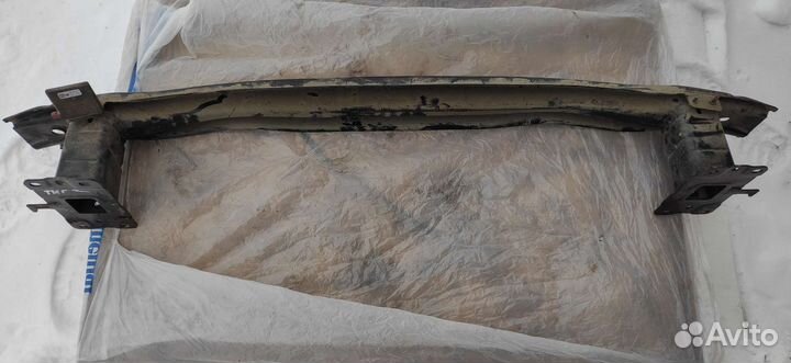 Усилитель заднего бампера Volkswagen Tiguan 2