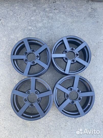 R16 5/139,7 новые матовые диски на Ниву