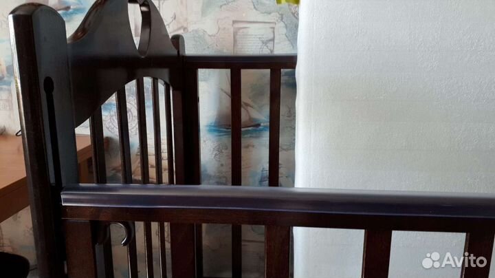 Детская кроватка с матрасом и бортиками