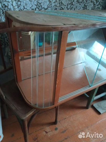 Стекло от старого буфета