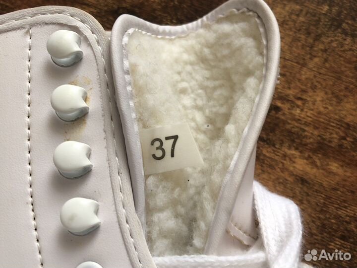 Коньки larsen 37 размер с мехом внутри