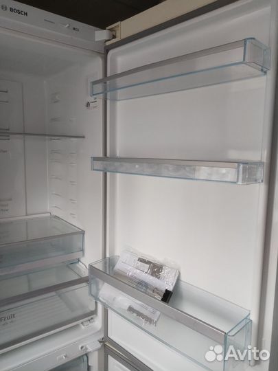 Холодильник Bosch kgn39