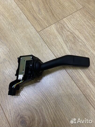 Подрулевой переключатель левый VAG 1k0953513E