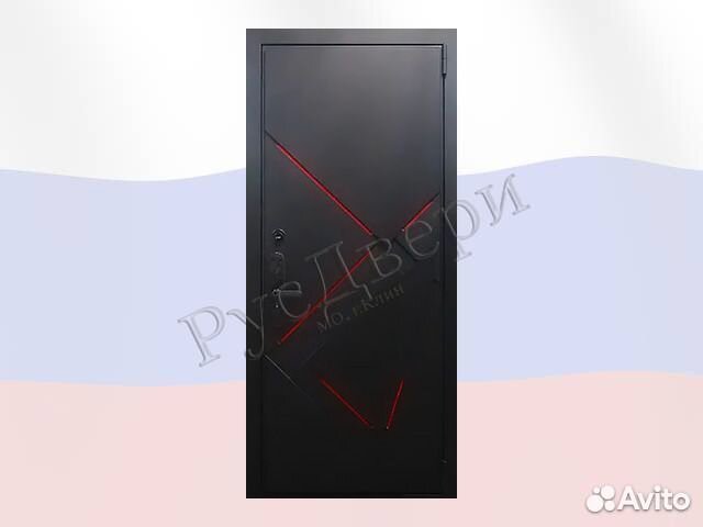 Трехконтурная входная дверь с подсветкой в квартир