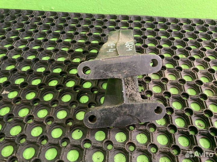 Кронштейн двигателя MAN TGX