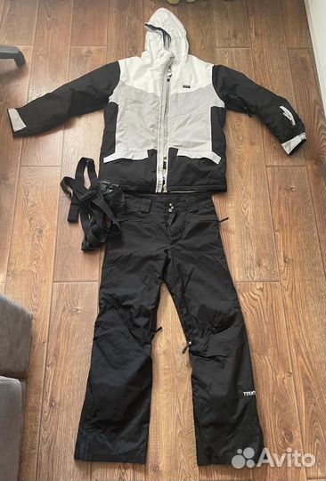 Костюм горнолыжный