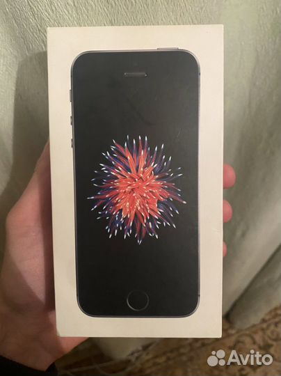 Коробка от iPhone se 2016