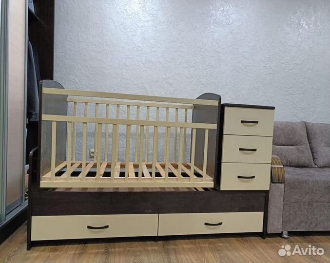 Детская кроватка