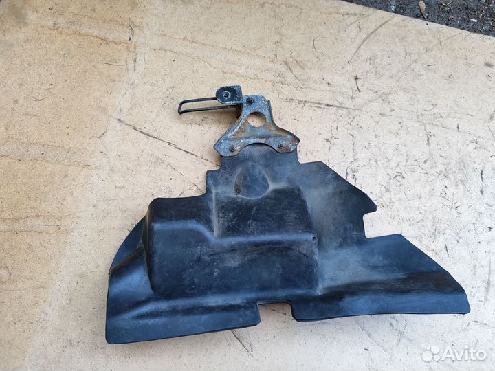 Термо/пылезащитный кожух Yamaha FZR250 (3LN)