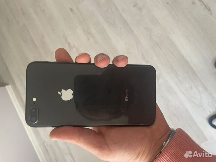 iPhone 8 Plus, 128 ГБ