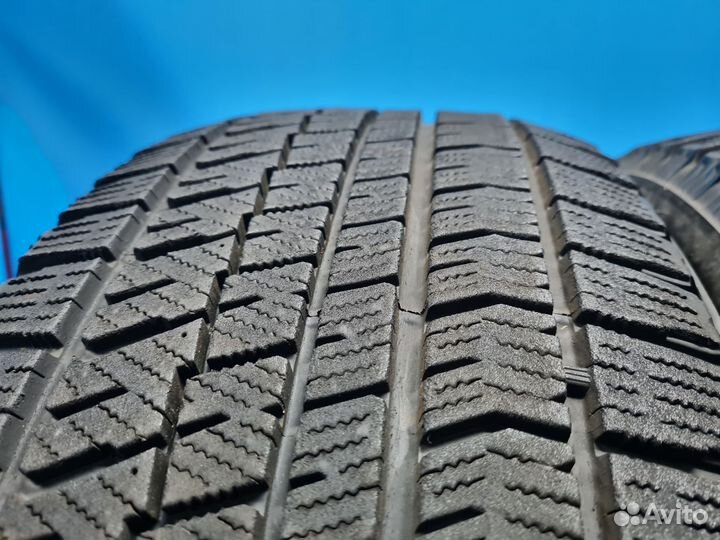 Bridgestone Blizzak VRX2 235/50 R18 97R