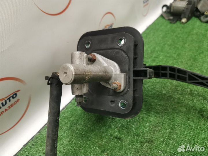 Педаль сцепления Chevrolet Lacetti хэтчбэк 1.6