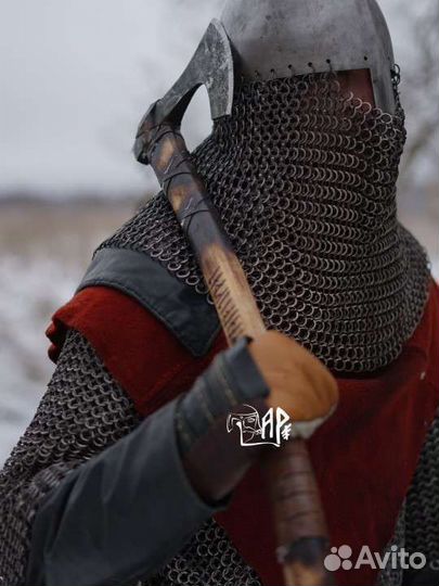 Кованый топор Рунический