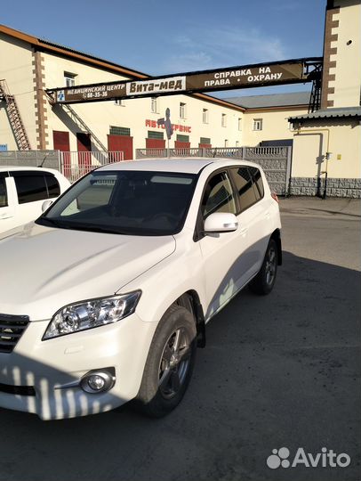 Toyota RAV4 2.0 CVT, 2011, 107 000 км