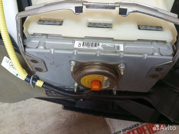 Airbag пассажирский Toyota Aqua NHP10 1NZ-FXE 2013