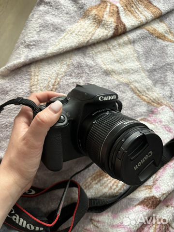 Зеркальный фотоаппарат Canon 1200 d