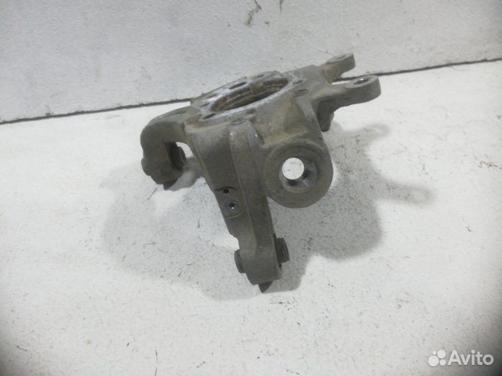 Кулак поворотный задний правый Nissan Teana J32