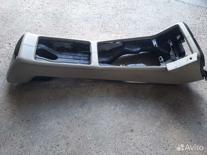 Консоль салона Audi A8 (D3)