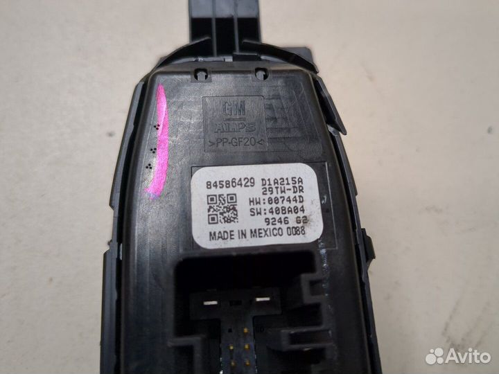 Кнопка стеклоподъемника Chevrolet Camaro 2018, 202