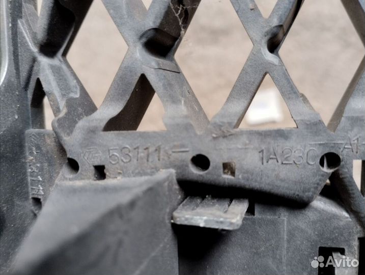 Toyota Sprinter E100 решетка радиатора