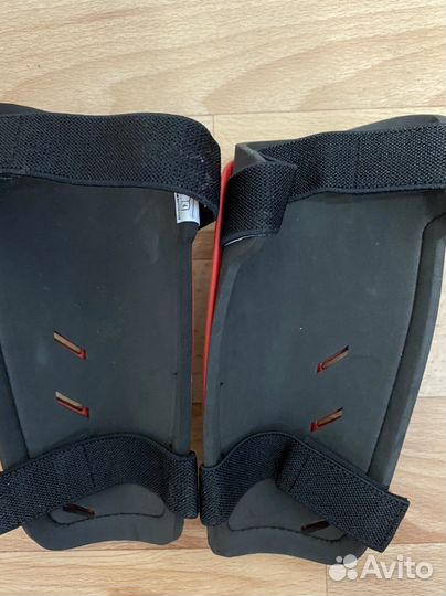 Щитки футбольные nike, размер М
