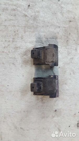 Кронштейны заднего бампера Ниссан Альмера