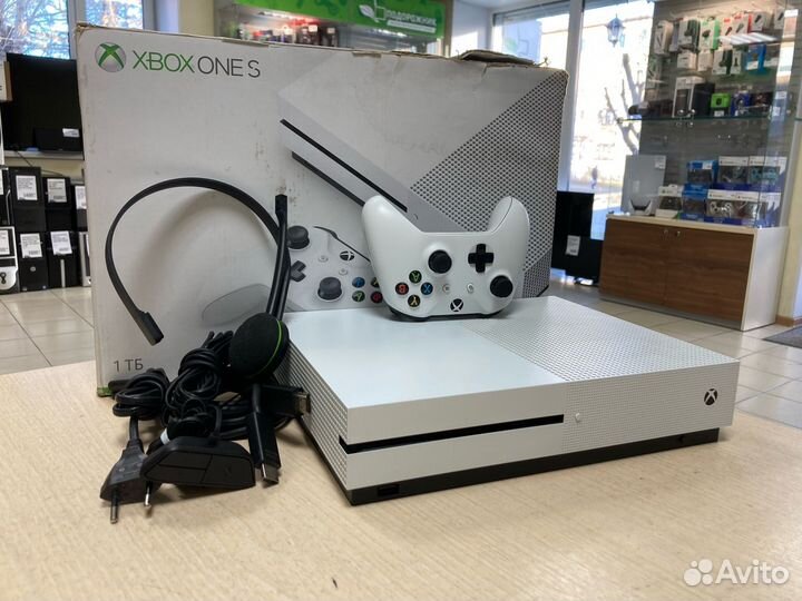 Игровая приставка Microsoft Xbox One S 1tb