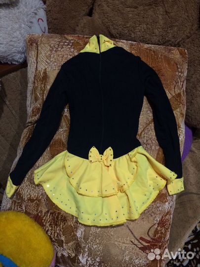 Платье для фигурного катания и колготки на конёк