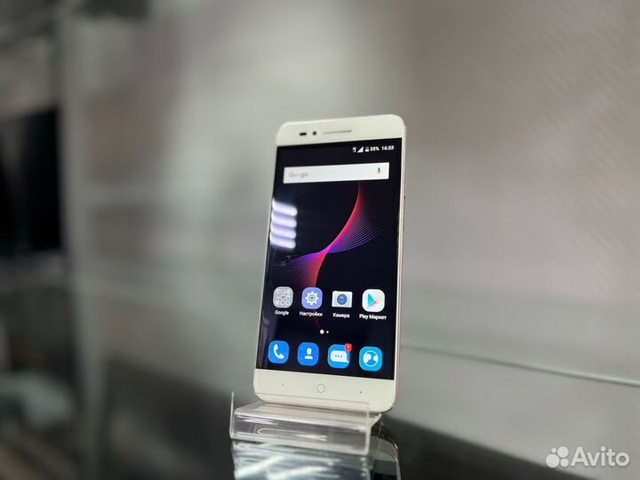 ZTE Blade A610, 2/16 ГБ