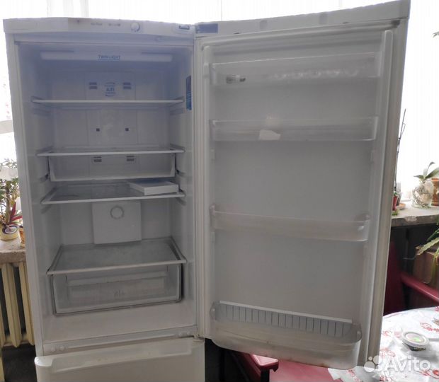 Холодильник Indesit r600a bia181nf нерабочий