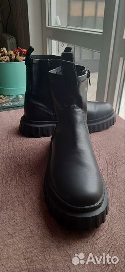 Ботинки демисезонные для девочки 35 новые