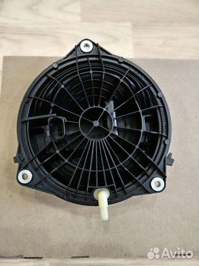 Ручка/кнопка багажника Polo Liftback