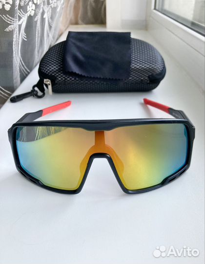 Спортивные солнцезащитные очки чëрные