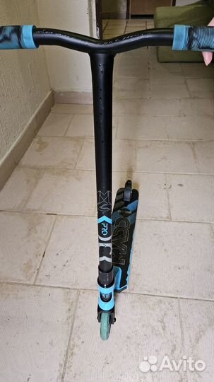 Самокат madd gear Kick Pro 110мм синий/черный