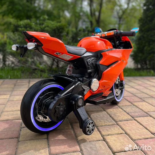 Детски мотоцикл Ducati VIP