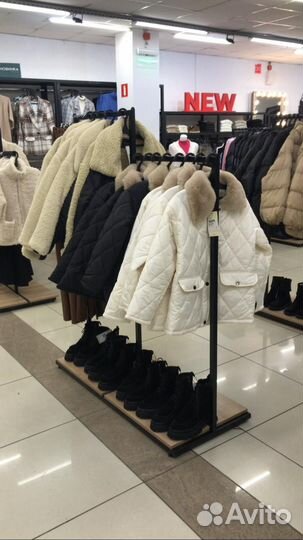 Торговое оборудование для магазина одежда