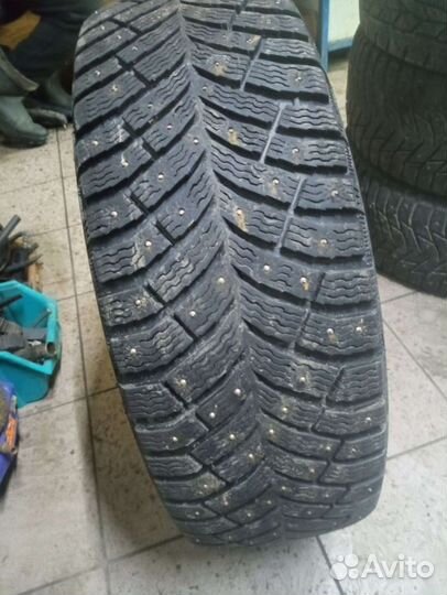 Michelin X-Ice North 4 205/55 R16