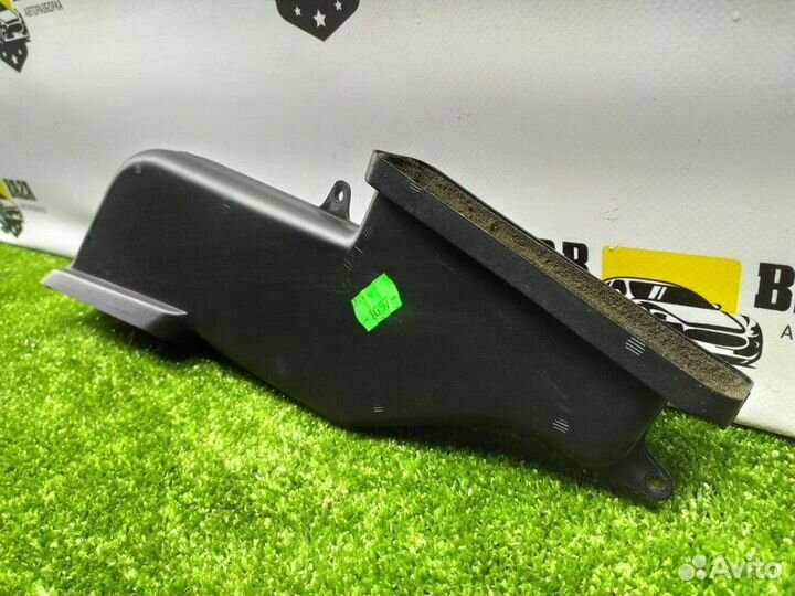 Воздуховод Audi A8 D2 4D0819724C