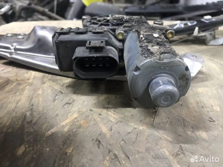 Стеклоподъемник электрический задний левый Audi A6